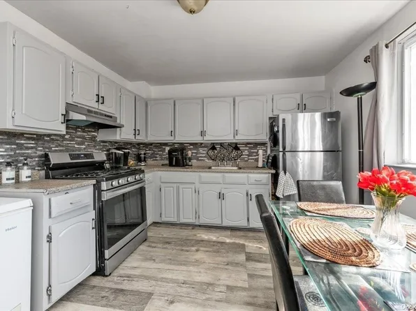 21 Emeric Court, Staten Island, NY 10303