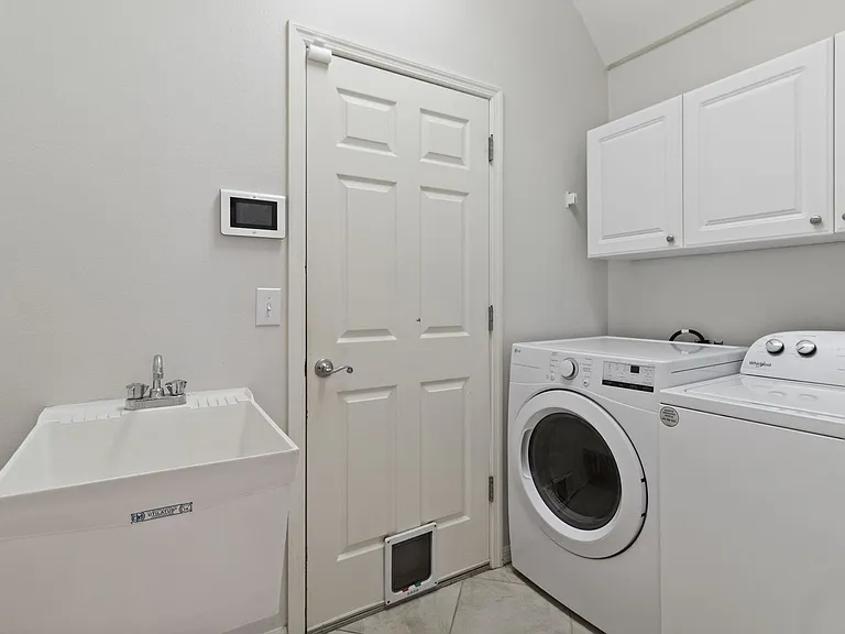 8141 Stone Leaf Ln — Photo 14
