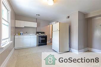 3rd image of 4625 Pennsylvania Ave
