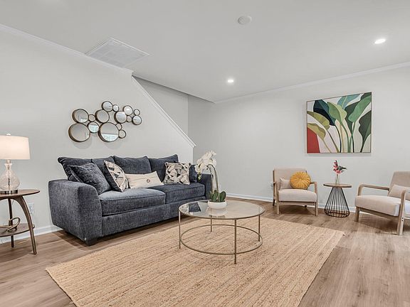 5th image of 104 Thousand Oaks Cir