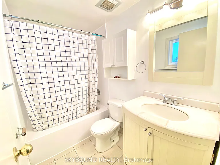 252 William Roe Blvd N #3 — Photo 20