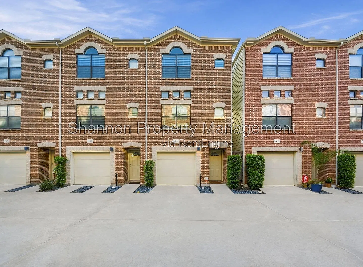 2 bed, 2.0 bath, 1501 sqft, $2,150 — Photo 2