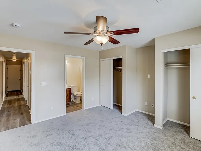1105 S 225th Ave — Photo 12