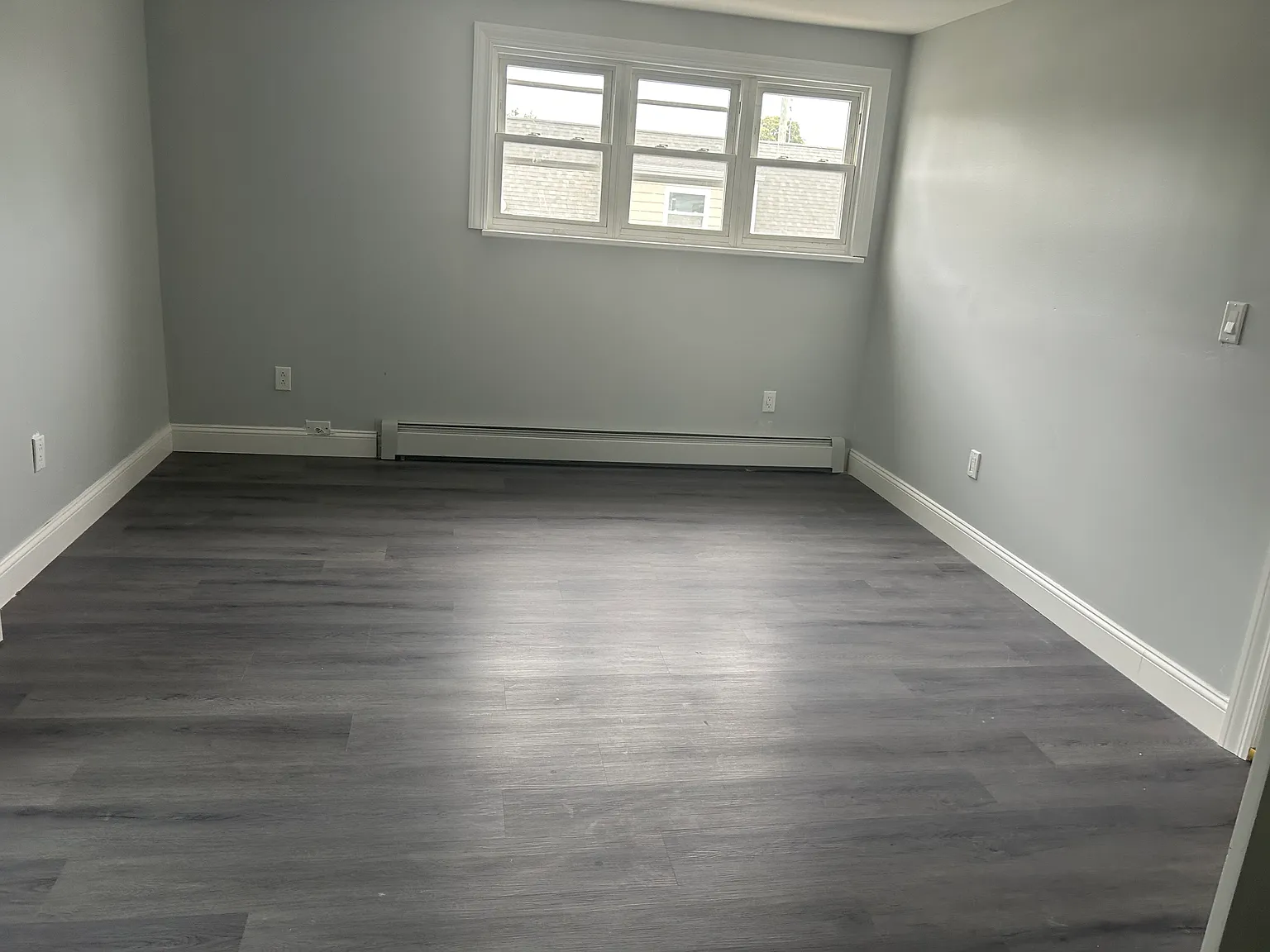 3 bed, 1200 sqft, $3,650 — Photo 1