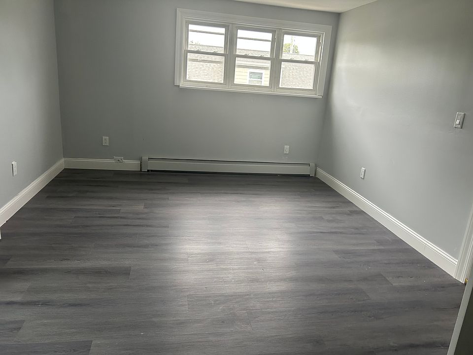 1st image of 180 N 7th St
