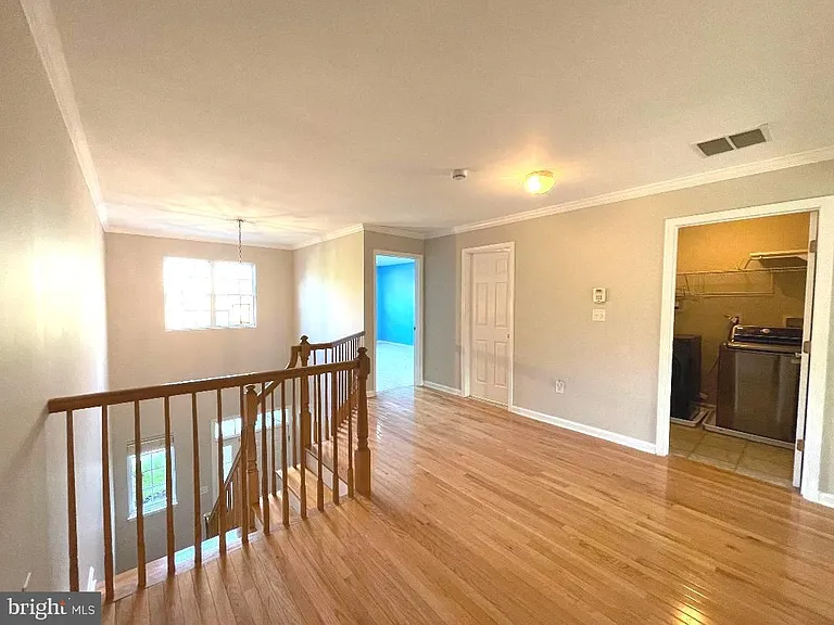36 Hoover Ave — Photo 18