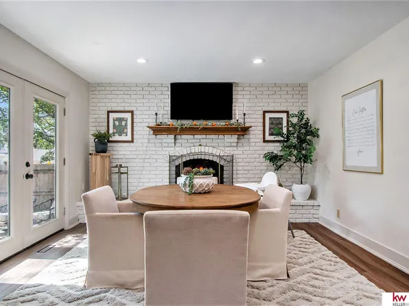 16517 Frederick Cir, Omaha, NE 68130