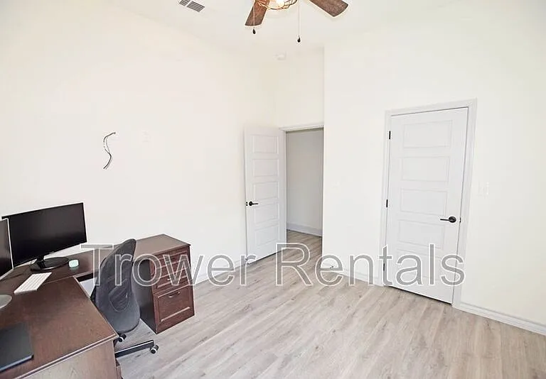 8650 Fortuna Ct — Photo 34