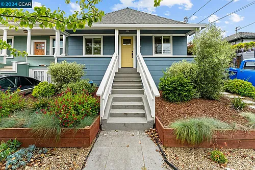 871 43rd St Photo 1