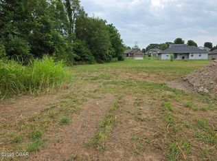 1645 Ridgemont Ave, Monett, MO 65708