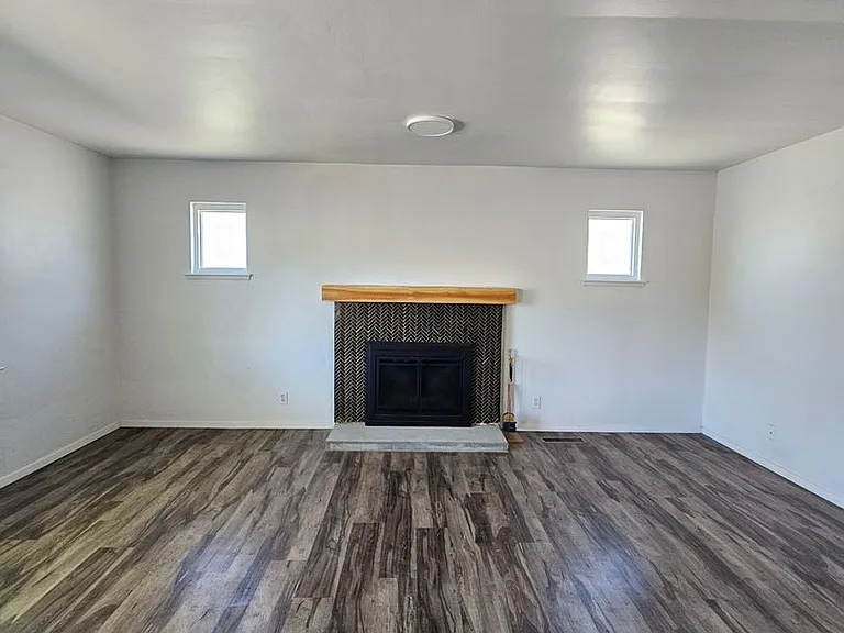1610 Auburn Way — Photo 2