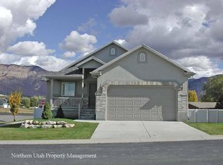 1001 W Park Springs Cir, Pleasant View, UT 84414