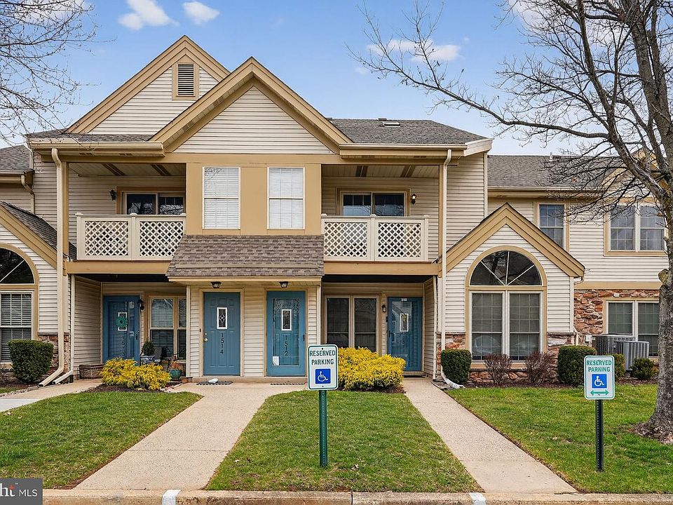 1st image of 1512 Foxmeadow Cir #1512
