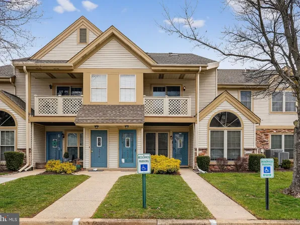 1512 Foxmeadow Cir #1512, Royersford, PA 19468