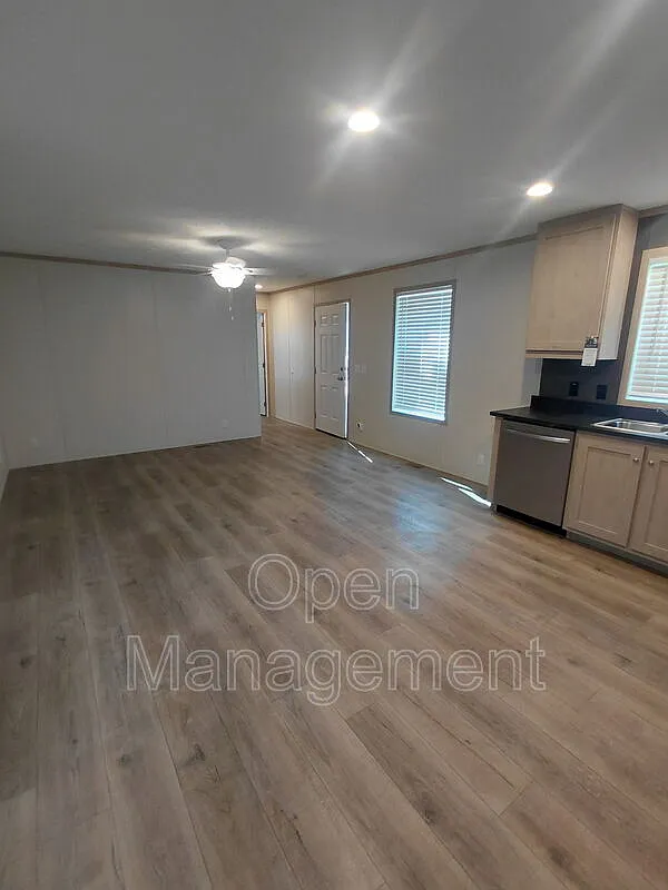 2 bed, 2.0 bath, 960 sqft, $1,125 — Photo 2