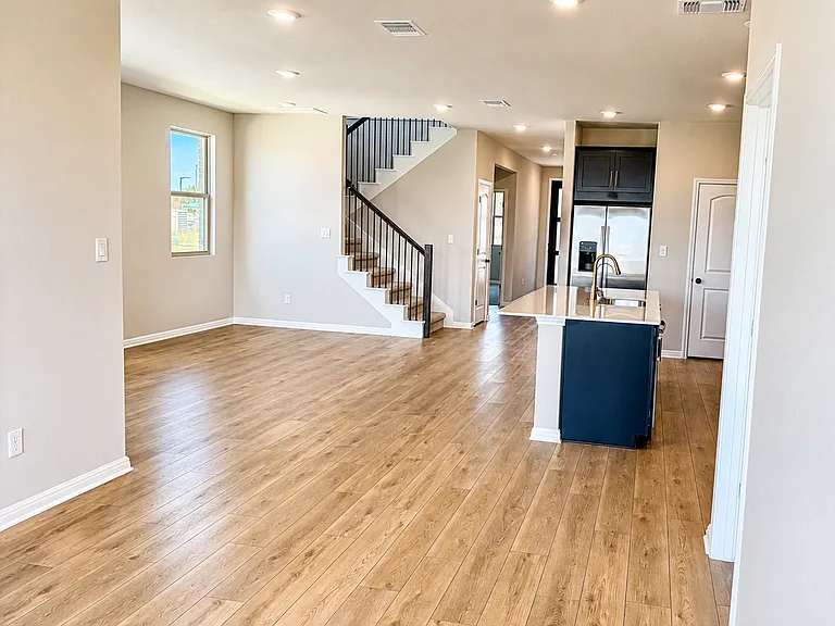 1800 Fannie Rd — Photo 2