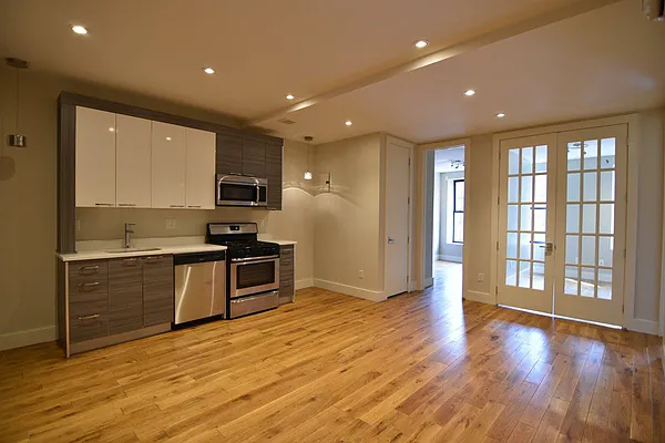 Rented by Bohemia Realty Group | media 59