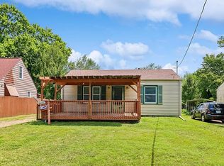 2008 E 27th St, Des Moines, IA 50317