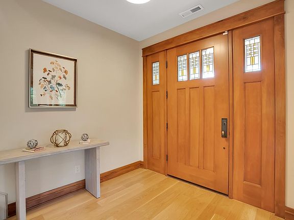 5th image of 16463 Ferris Ave