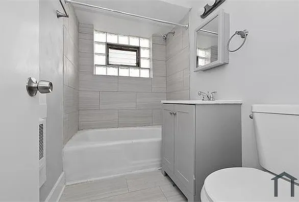 2 bed, $2,400 — Photo 2