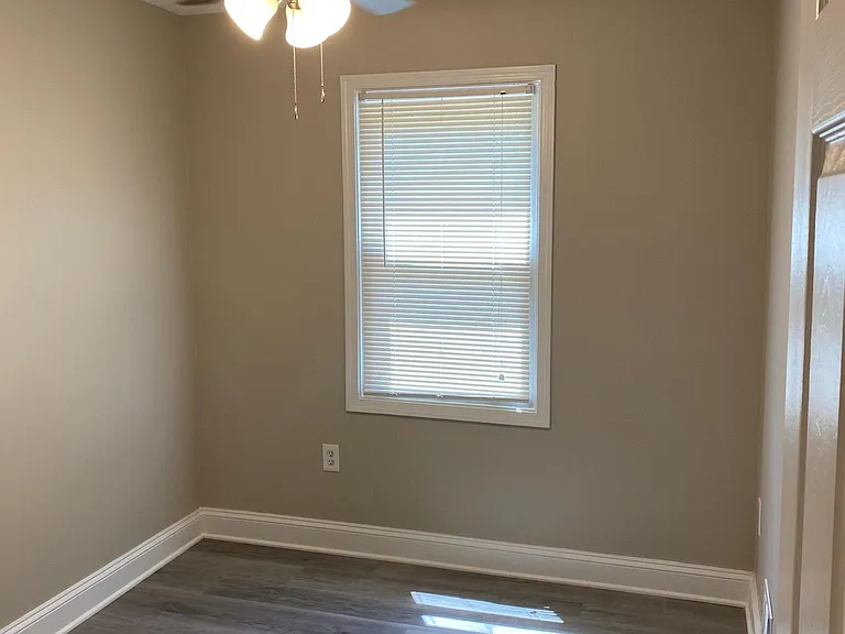 13 Dorchester Dr — Photo 3