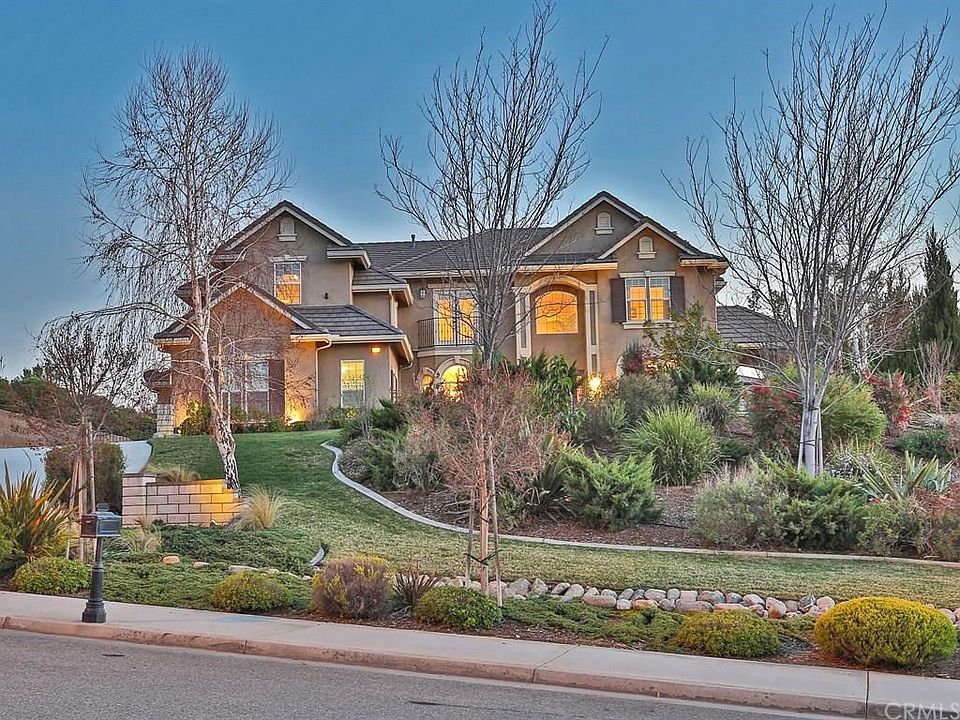 1st image of 1736 Camelot Dr