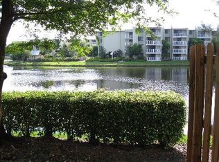 211 Riviera Cir, Weston, FL 33326