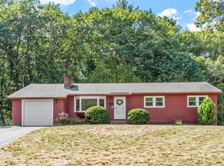 18 Castlewood Dr, North Chelmsford, MA 01863