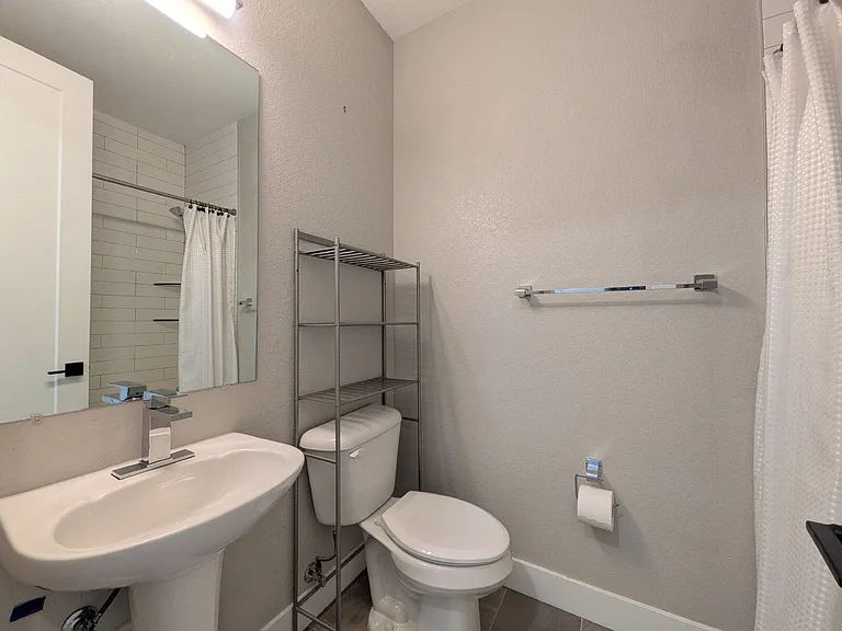 5009 S Prince Pl — Photo 6