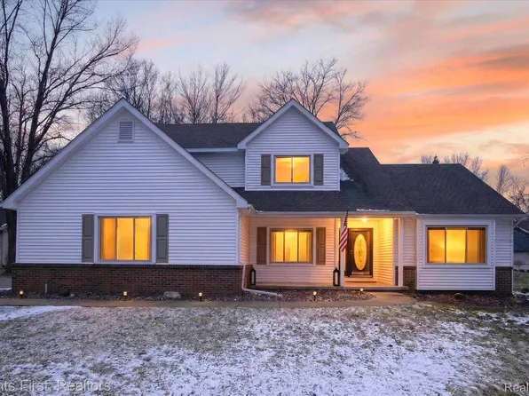 5150 Edward James Dr, Howell, MI 48843