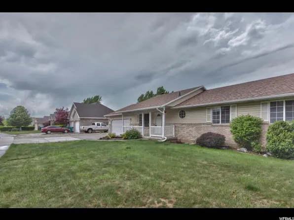 10207 N Cottonwood Dr, Cedar Hills, UT 84062