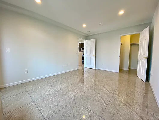 Rented by Compass | media 14