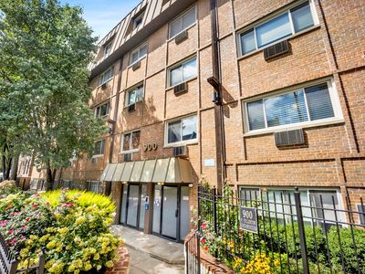 900 W Fullerton Ave APT 2J, Chicago, IL, 60614