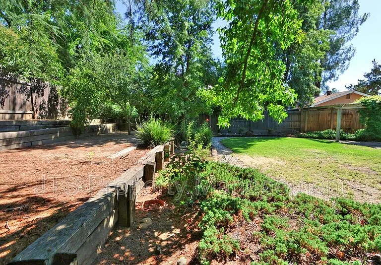 6830 Mellodora Dr — Photo 67