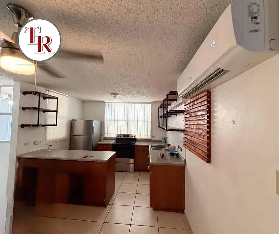 3 bed, 2.0 bath, 800 sqft, $1,800 — Photo 2