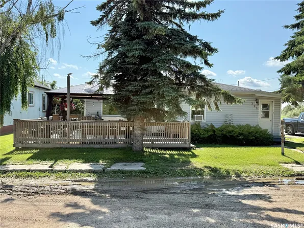 315 3rd Avenue W, Debden, SK S0J 0S0