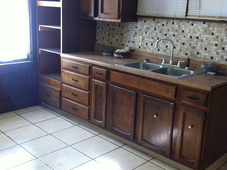 2nd image of 4730 Ashland Ct #House