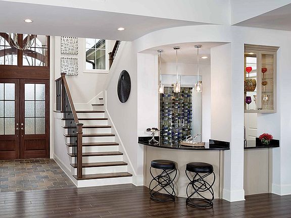 Foyer-Wet Bar