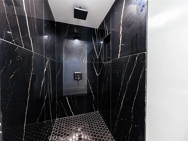 2426 S West View St #3 — Photo 9