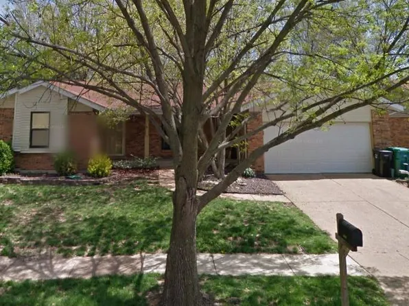 7070 Bumble Bee Ln, Saint Louis, MO 63129