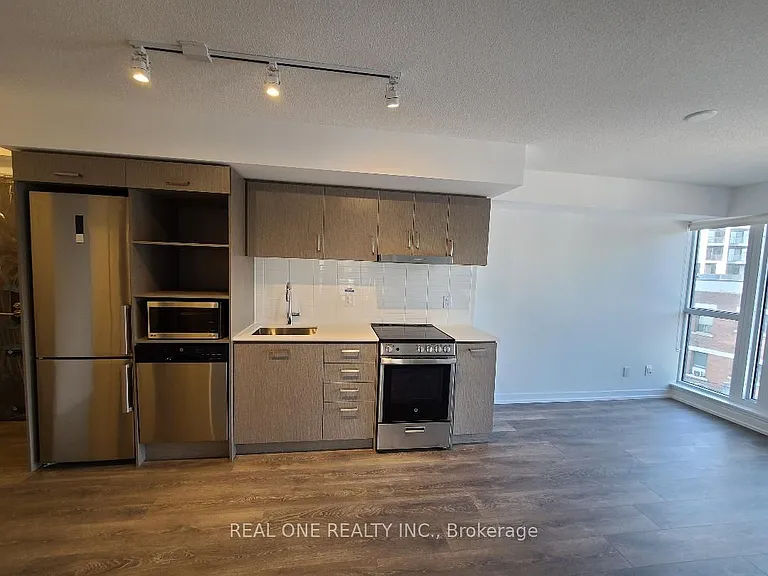 219 Dundas St E #511 — Photo 11
