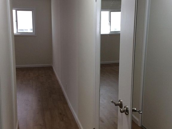 4th image of 210 N Clark Dr APT 6