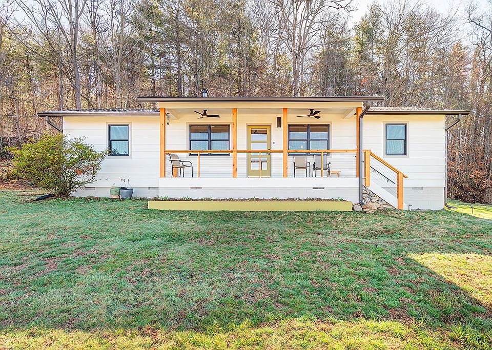 Newly renovated charming one level home w/ split bedroom plan