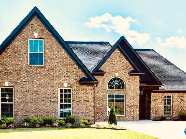 1208 Sommers Ridge Dr, Athens, AL 35611