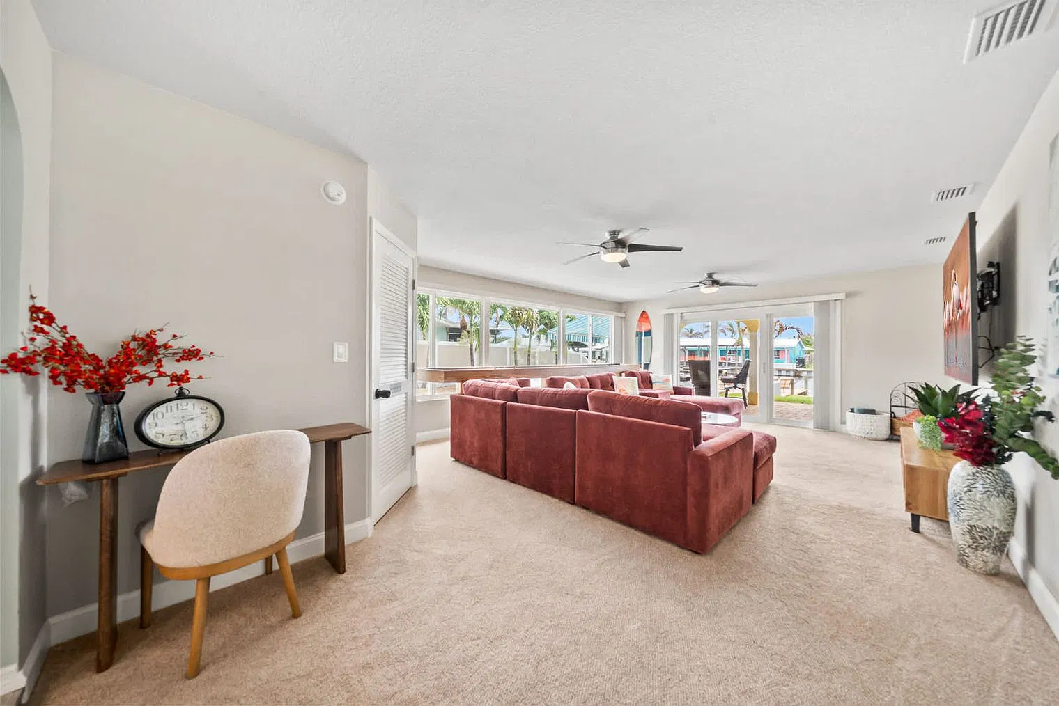 3 bed, 3.0 bath, 1937 sqft, $9,278 — Photo 4