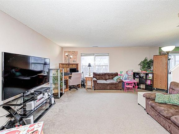 4th image of 19247 Fox Chase Dr