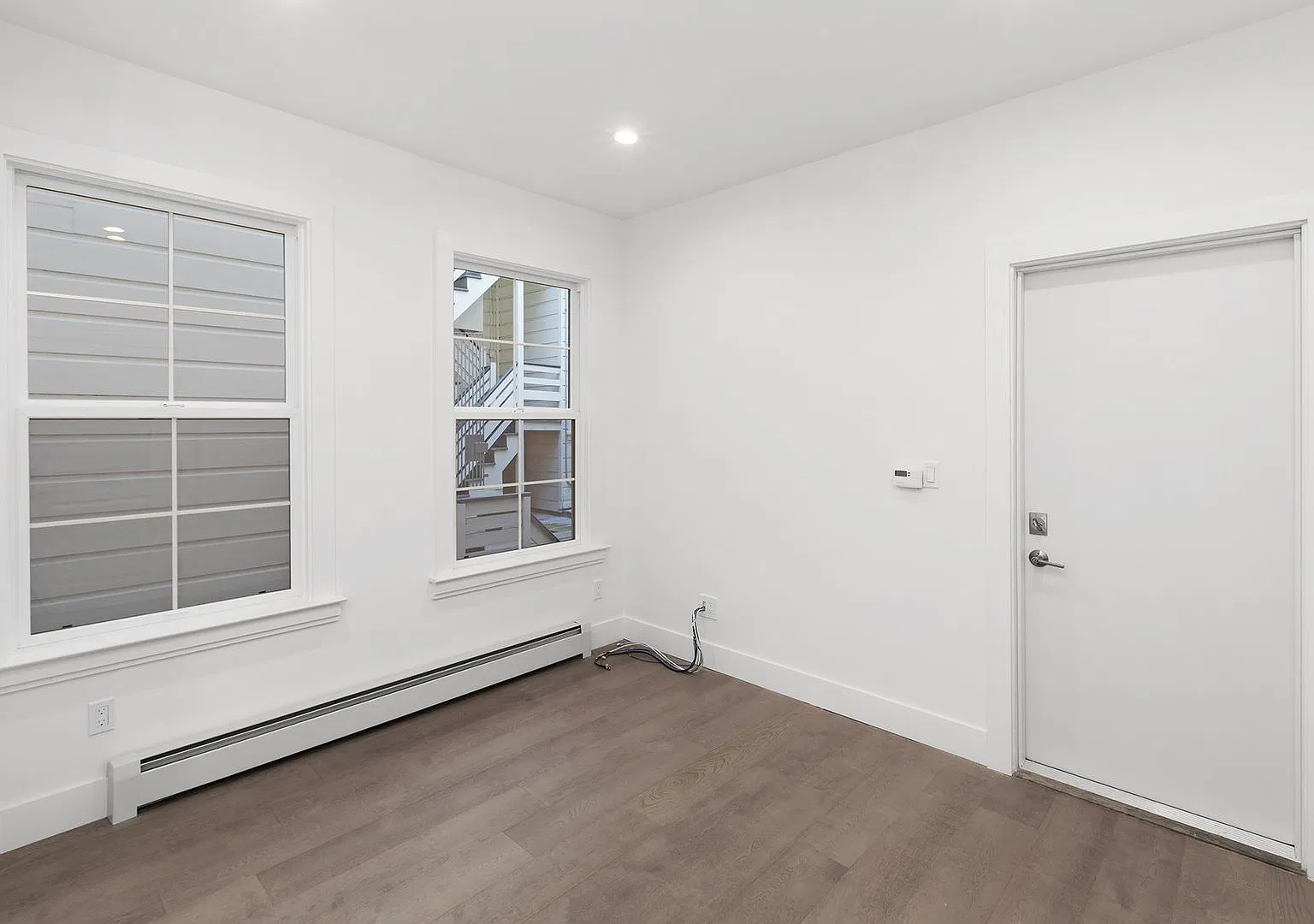 1555 Oak Street (850r) — Photo 4