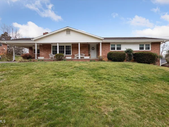 202 White Way Dr, Johnson City, TN 37601