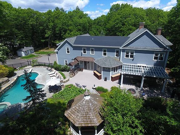 2nd image of 10 Stonemeadow Dr