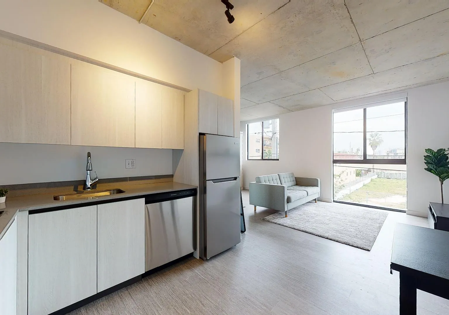 Studio, 406 sqft, $1,700 — Photo 4